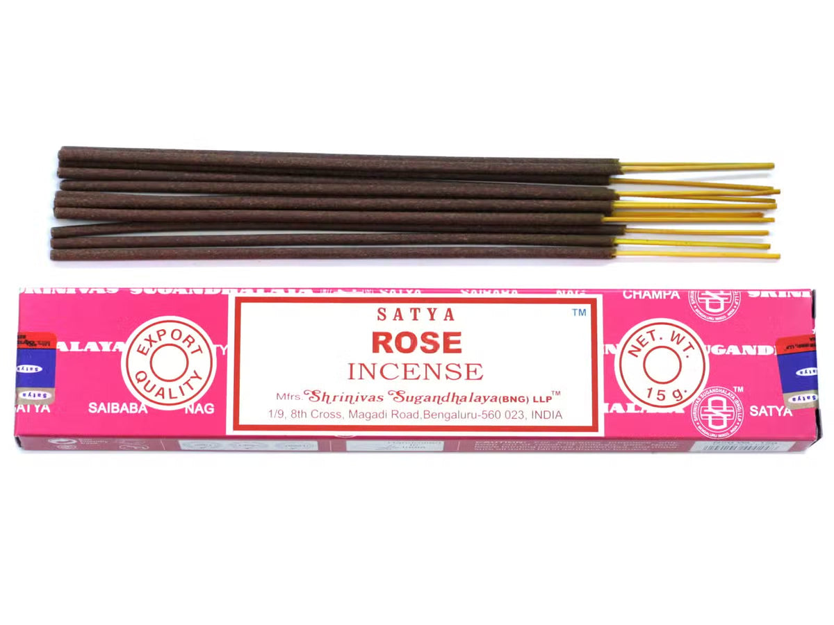 Satya Rose rökelse 15 g – en ask med rökelsepinnar